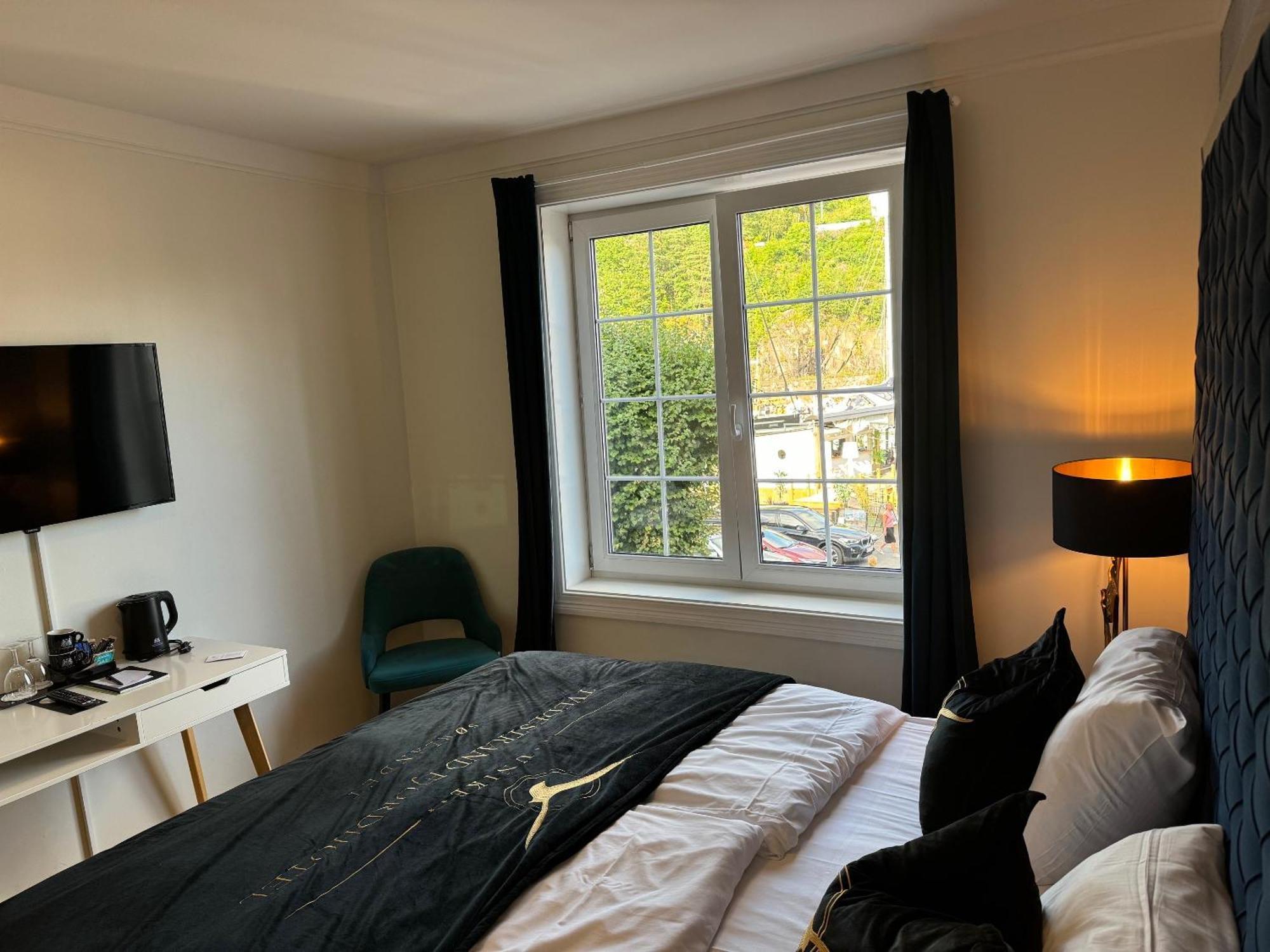 Tvedestrand Fjordhotell - Unike Hoteller Esterno foto
